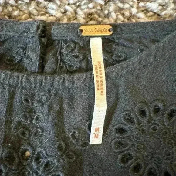 Free People Womens Black Valencia Eyelet Top Size Medium - Picture 5 of 6